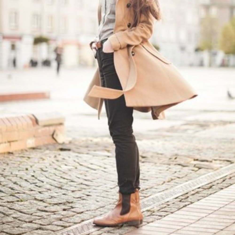 $359 Frye Dara Genuine Leather Brown Oiled Suede Chelsea Low Heel Ankle Boots - Picture 3 of 16
